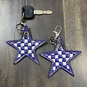 Porte-clés en cuir de vache à motif étoile mignon, accessoires de sac, nouveau porte-clés en cuir à carreaux unisexe pour cadeaux - Product Image 5