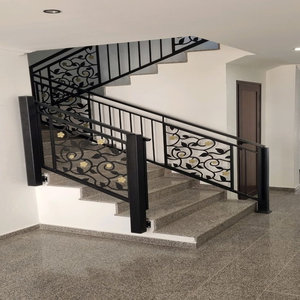Barandilla de Hierro Forjado Personalizada para Escaleras: Una Combinación Perfecta de Lujo Premium, Seguridad Superior y Elegancia Atemporal para su Hogar - Product Image 3