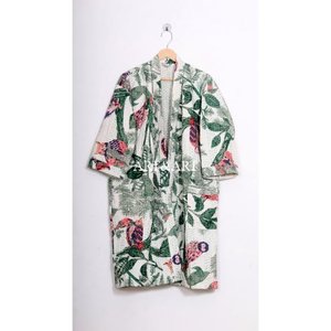 Bata Kimono Acolchada Kantha Vintage Larga con Estampado Floral, Hecha a Mano, 100% Algodón Orgánico, Estilo Indio, Ecológica, para Mujer y Niña, Verano/Invierno - Product Image 1