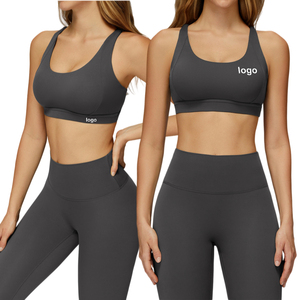Sujetador deportivo sin costuras con cuello redondo y espalda cruzada para mujer, con logo frontal, para yoga y fitness, soporte medio, transpirable y de secado rápido - Product Image 1