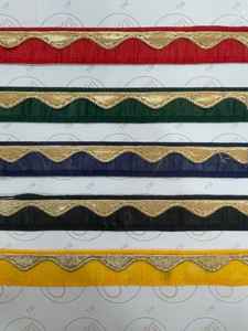 Dentelle dorée de haute qualité, idéale pour les bordures de sari, les lehenga, la confection de robes et la décoration de chaussures. - Product Image 2