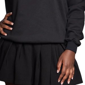 Sweat-shirt unisexe Zeta Phi Beta All Black 1920, lettres grecques brodées en chenille, streetwear haut de gamme en molleton - Product Image 4