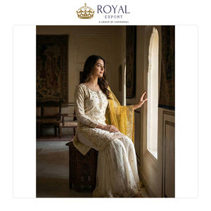 Collection de vêtements indiens de haute qualité, très demandée, de la marque Fandy, ensemble Sharara en soie avec broderies, à prix bas. - Product Image 3