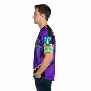 เสื้อกีฬาโพลีเอสเตอร์ 100% แบบสั่งทำพิเศษ ผลิตจากผ้าโพลีเอสเตอร์ 100% สำหรับผู้ชาย ด้วยเทคนิคการพิมพ์แบบซับลิเมชั่น - Product Image 4