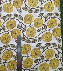 Tissu en coton imprimé floral marguerite au mètre, tissu doux et léger pour robes et couture féminines, cadeau pour elle - Product Image 3