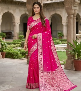 Sari en soie Banarasi traditionnel indien avec broderie Zari pour les occasions de mariage et les événements festifs, tenue pour femmes - Product Image 1