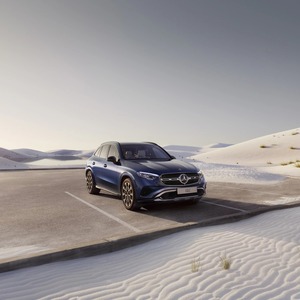 Mercedes GLC SUV de Lujo en Buen Estado con Transmisión Automática, Interior de Cuero y Tecnología Avanzada - Product Image 5