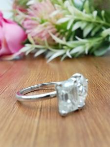 Bague de fiançailles D'VINS JEWELS en or massif 14 carats avec diamant de laboratoire de 2 carats, taille émeraude et poire, pureté VVS/VS, couleur EF, certifiée IGI - Product Image 3