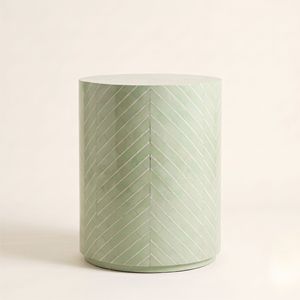 Mesa de Noche de Lujo con Incrustaciones de Hueso y Rayas Chevron - Mesita de Noche Boho Chic Hecha a Mano para Diseño de Interiores y Muebles de Dormitorio - Product Image 2