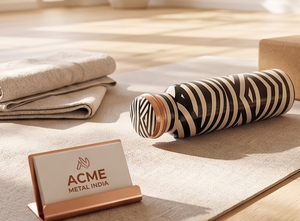 Botella de agua de cobre con estampado geométrico en blanco y negro de lujo, diseño minimalista, ecológica, ideal para la escuela, viajes y regalos. - Product Image 2