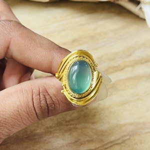 Bagues en Onyx Vert Style Luxe Très Demandées, Bagues Bohèmes en Laiton pour Femmes, Plaqué Or 18 carats, Bijoux Cocktail Ondulés Tribaux, Vente en Gros/OEM - Product Image 4