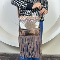 Nouveau sac bandoulière en cuir de vachette fait main à grande capacité avec franges, style western, sac à main bohème en cuir ciselé, sac de voyage style cowgirl