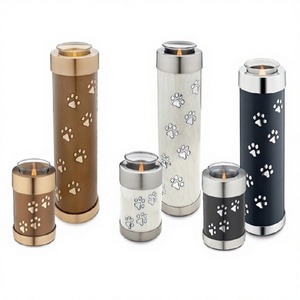 Urnas de Latón Negro para Cremación de Mascotas con Grabado de Huella de Pata Plateada - Product Image 1