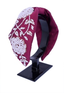 Serre-tête de luxe bordeaux orné de perles, confortable et léger, fait main, avec fleurs perlées, rembourré, pour fille - Product Image 1