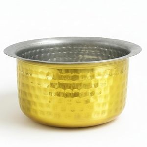 Marmite de cuisson en laiton martelé Vadi Chatti avec revêtement poli, Patila Tapeli moderne en laiton, empilable, écologique et durable pour la cuisine - Product Image 1