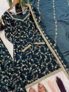 Traje de boda para mujer, corte regular, largo regular, estilo tradicional indio, top de seda Fendi con bordado de lentejuelas, Patiyala Salwar, envío rápido - Product Image 1