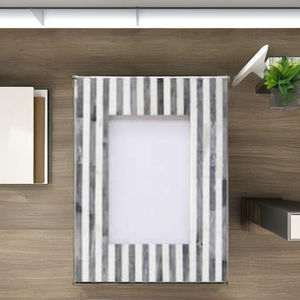 Marco de Fotos Decorativo de Lujo con Incrustaciones de Hueso Gris y Blanco a Rayas, Impresión UV, Hecho a Mano, Ecológico, Base de Resina MDF para el Hogar - Product Image 2