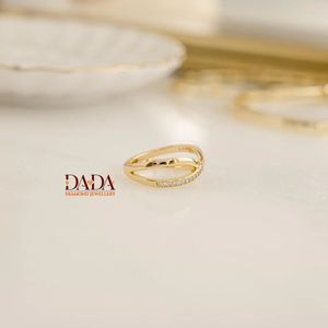 Elegante Anillo de Diamantes Cultivados en Laboratorio con Diseño Cruzado para Mujer, Anillo de Boda Minimalista con Banda Trenzada Infinita y Diamantes Apilables - Product Image 3