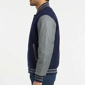 Chaqueta Varsity de Hombre Azul Marino con Bloques de Color, Mangas de Cuero Gris, Cierre de un Solo Botón, Estilo Casual, de Alta Calidad y Diseño Exclusivo - Product Image 4