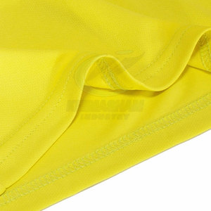 Material ligero con control de humedad para un juego activo, camiseta de fútbol cómoda y ajustada. - Product Image 5