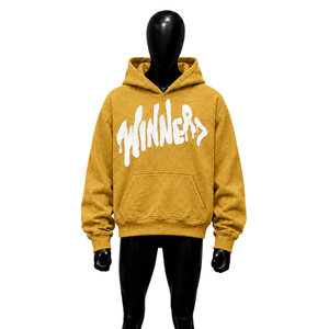 Sweat-shirt à capuche graphique doré avec lettrage graffiti blanc audacieux, texturé, coupe oversize, style streetwear, mode urbaine décontractée - Product Image 1