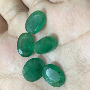 Piedra Preciosa Suelta de Esmeralda Natural Certificada por IGI, 4.09 Quilates, Forma Ovalada 12x9mm 6mm, Verde Claro, Joyería Fina, Encerada/Enrasada con Aceite - Product Image 2