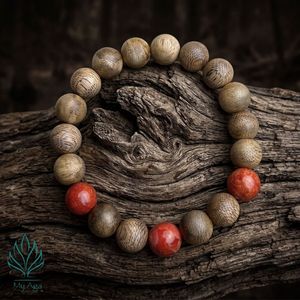 Bracelet en bois d'agar vietnamien incontournable, style classique unisexe ASD10.02.001 avec 16 perles de bois d'agar naturel et 3 perles de corail rouge - Product Image 2