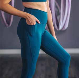 Vente d'usine – Leggings de yoga décontractés à imprimé numérique, design personnalisé, taille haute, poches, pour femmes, en polyester et élasthanne, haute qualité - Product Image 3