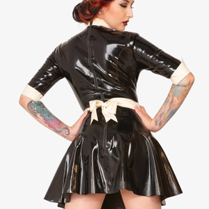 Robe en similicuir noir avec col contrastant crème et ceinture, coupe ajustée mini évasée, manches trois-quarts, idéale pour les soirées - Product Image 6