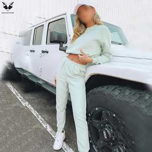 Ensemble sweat-shirt court et pantalon de jogging pour femme, tenue de sport deux pièces tendance pour le fitness, le streetwear et le quotidien - Product Image 6