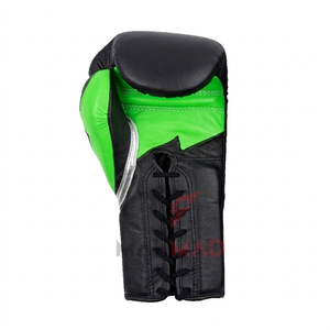 Gants de boxe personnalisés pour le sparring, gants d'entraînement de boxe en cuir véritable de qualité supérieure, gants de combat avec logo personnalisé - Product Image 3