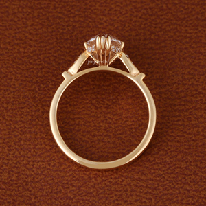 Bague de fiançailles de luxe en or massif 14 carats avec diamant de laboratoire taille marquise, certifiée IGI, halo caché et pavé - Product Image 4