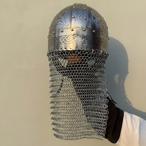 Casque Viking Médiéval avec Aventail en Maille Gravée, Armure Nordique en Acier pour Reconstitutions Historiques, Halloween et Expositions - Product Image 5
