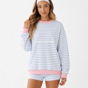 Compre un conjunto de sudadera informal premium para mujer, suéter a rayas de manga larga con pantalones cortos a juego para mujer, corte holgado. - Product Image 4