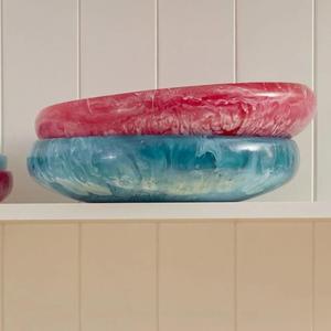 Bol de service à salade en résine de qualité alimentaire, écologique, durable, poli, fait main, couleur vive, élégant, pièce de vaisselle moderne pour la maison - Product Image 4