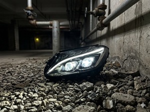 Visibilité Nocturne Pioneer pour Mercedes Benz Classe C W205 2015-2021 avec un ensemble <span class=keywords><strong>de</strong></span> phares à LED matriciels haute performance et clignotants dynamiques - Product Image 1