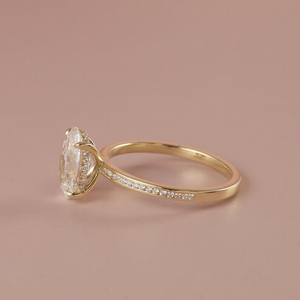 Anillo de compromiso con corte ovalado y halo oculto, con banda de eternidad, conjunto de anillos de boda, regalo para ocasiones especiales para mujer - Product Image 3