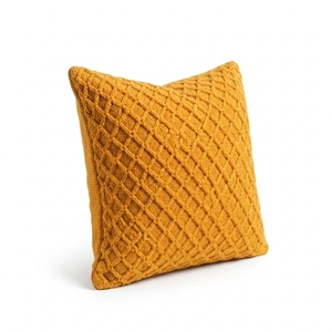 Matériaux confortables, finitions attrayantes et designs polyvalents pour des collections de textiles d'intérieur élégantes. Ces oreillers offrent… - Product Image 4