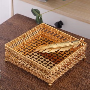 Porte-serviettes décoratif en métal avec motif élégant pour une apparence de table rehaussée, fabriqué de manière incroyable par HRCRAFTVERSE - Product Image 5