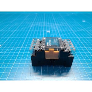 Samwon S4T-16P-202D เทอร์มินัลรีเลย์สถานะของแข็งที่ใช้เป็นชิ้นส่วนอุปกรณ์เซมิคอนดักเตอร์รุ่นเก่า - Product Image 2