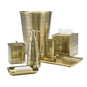 Ensemble de salle de bain en métal avec porte-serviettes, distributeur de savon, porte-brosse à dents, poubelle - Product Image 6