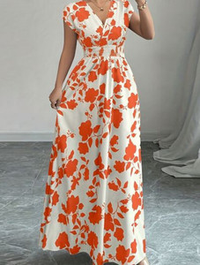 Vestido largo estampado con mangas tipo capuchón y cuello cruzado - Product Image 6