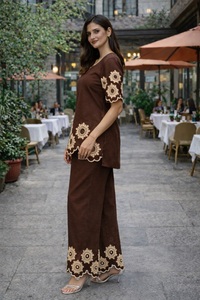 Colección de Conjuntos de Dos Piezas de Manga Corta para Mujer a la Moda, Disponibles a Bajo Precio, Conjuntos para Oficina y Fiestas - Product Image 3