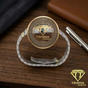 Reloj de pulsera para hombre con esfera de números romanos de dos tonos, completamente cubierto de moissanita, estilo hip hop rapero. - Product Image 3