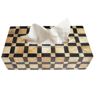 Boîte à mouchoirs en résine et bois opulente avec accents de mop naturels Table à manger, table basse et décor de salle de bain - Product Image 3