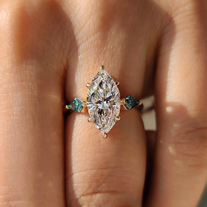 Anillo de Diamante de Corte Marquesa de Lujo con Moissanita Lateral Azul Cian en Forma de Cometa, Oro de 10KT, 14KT, 18KT, Joyería Nupcial Cultivada en Laboratorio, Proveedor Mayorista - Product Image 6