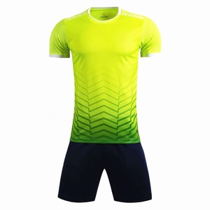 ชุดเสื้อฟุตบอลไล่เฉดสีชมพูสำหรับผู้ชาย โพลีเอสเตอร์ ระบายอากาศได้ดี แขนสั้น ชุดฝึกซ้อม ไซส์ผู้ใหญ่ - Product Image 3