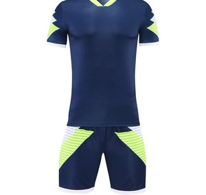 Uniforme de Fútbol Personalizado al por Mayor, Conjunto de Camiseta y Pantalones Cortos de Fútbol, Cuello con Solapa, Transpirable, de Secado Rápido, Ropa Deportiva para Entrenamiento y Juego en Equipo - Product Image 2