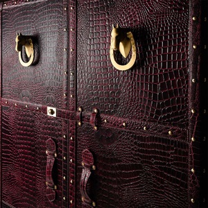 Mueble de Cuero para Almacenamiento de Vino, Hecho a Mano, Diseño Clásico, Muebles de Cuero de Alta Demanda - Product Image 3
