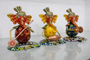 Ensemble d'artisanat en métal Art Déco Ganesha, fait main et articulé, pour la décoration d'anniversaire, de mariage et de Diwali - Product Image 3